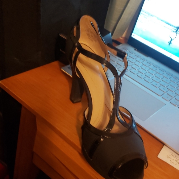 Shoe - Picture 2 of 2